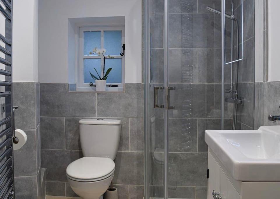 The Snug Entire Home Sleeps 2, Stratford Upon Avon Shottery Ngoại thất bức ảnh